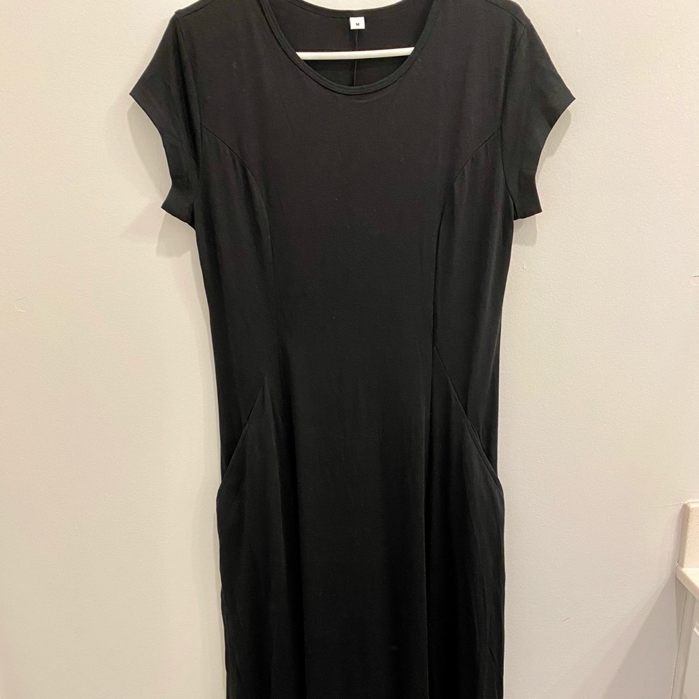 MIDI black dress w/ side slits & pockets